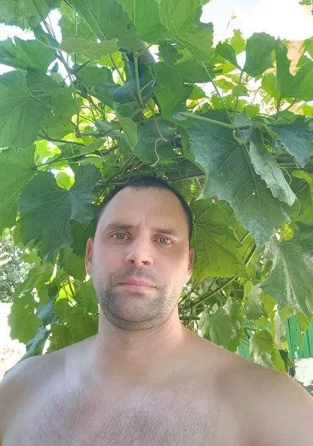 Я Виталий, 38, из Кременчуга, ищу знакомства без обязательств