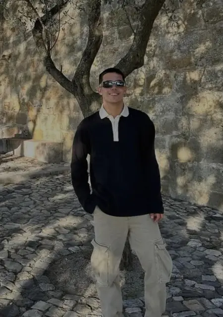 Luis из Ла-коруньи, ищу на сайте знакомства на одну ночь