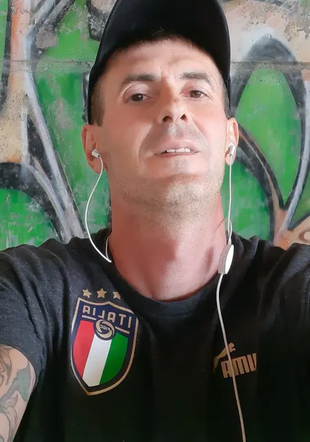 Серж из Полтавы, мне 44, познакомлюсь на одну ночь