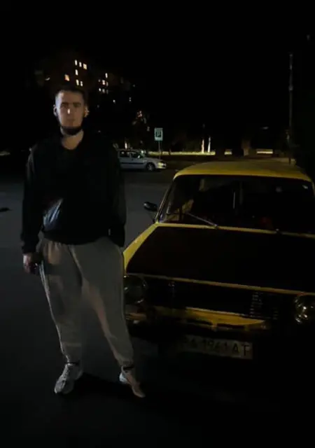 Я Деня, 21 років, знайомлюсь без зобов'язань у Горішніх Плавнях