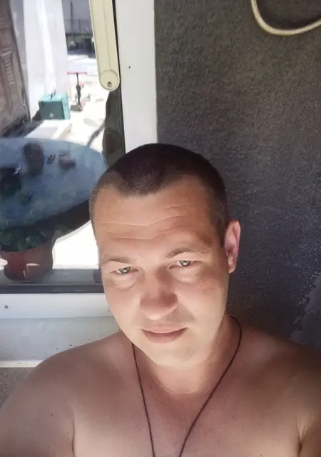 Я Дмитрий, 34, из Одессы, ищу знакомства на одну ночь