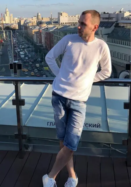 Я Владимир, 38 років з Єнакієвого, шукаю знайомства на одну ніч