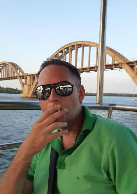 Андрей из Днепра, мне 47, познакомлюсь для приятного времяпровождения