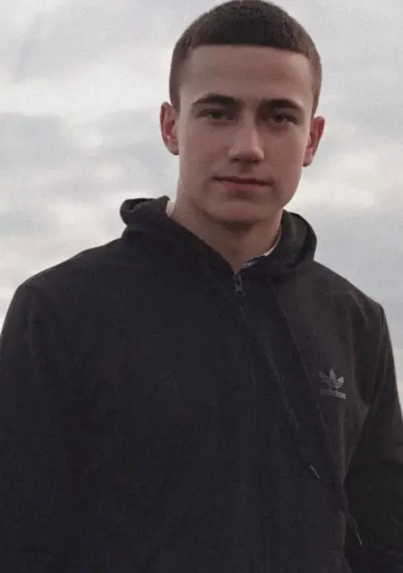 Денис из Ивано-Франковска, ищу на сайте открытые отношения