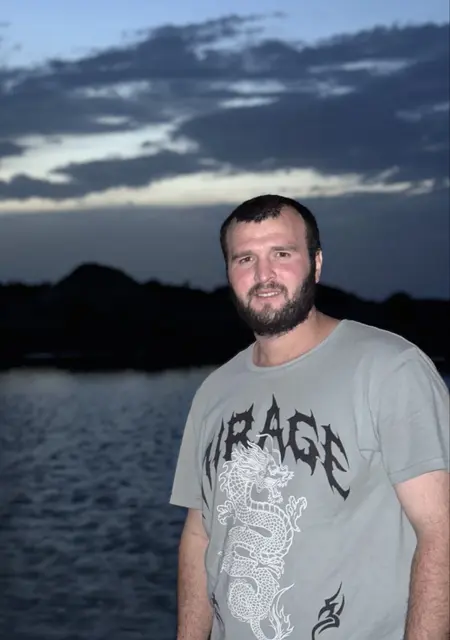 Shamil из Амстердама, мне 28, познакомлюсь на одну ночь