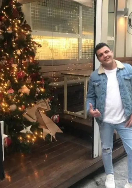 Erfan из Афин, мне 26, познакомлюсь