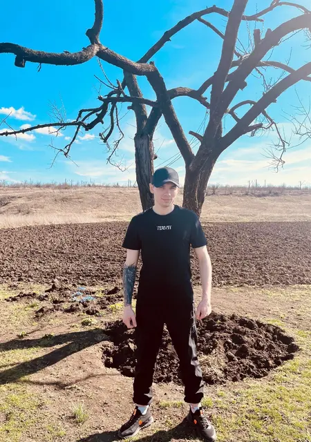 Я Александр, 27, из Донецка, ищу знакомство для приятного времяпровождения