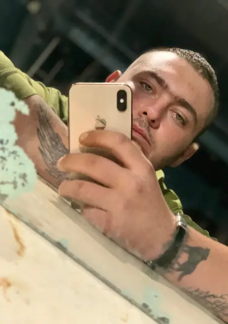 Жека из Славянска, мне 24, познакомлюсь для открытые отношения