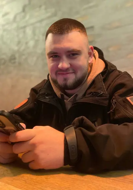 Я Александр, 20, знакомлюсь для постоянных отношений в Херсоне