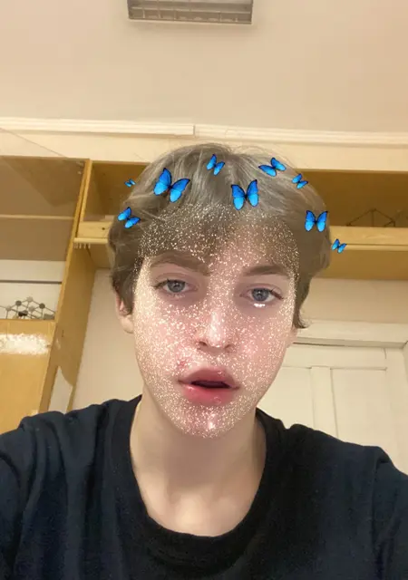 Я Артем, 19, из Днепра, ищу знакомство для вирта