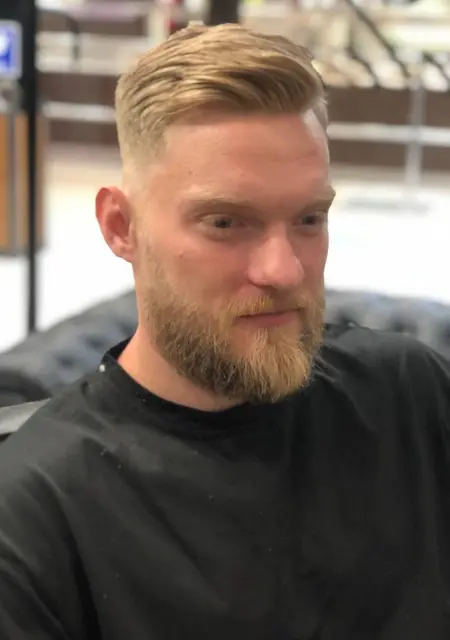 Pavel из Вроцлава, мне 30, познакомлюсь для дружбы