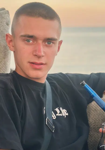 Ваня из Одессы, ищу на сайте знакомства на одну ночь