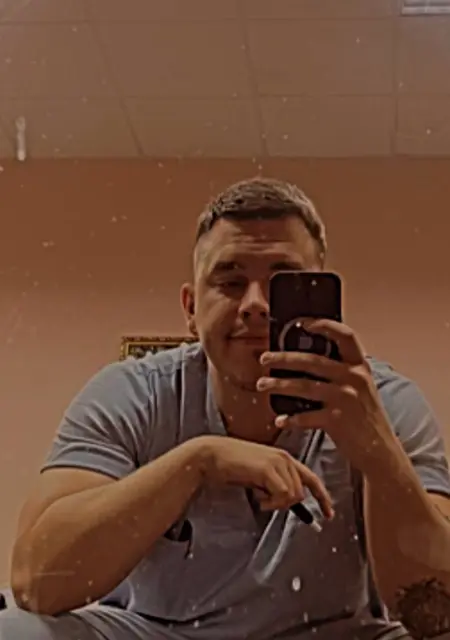 Я Данил, 26, из Каменского, ищу знакомства без обязательств