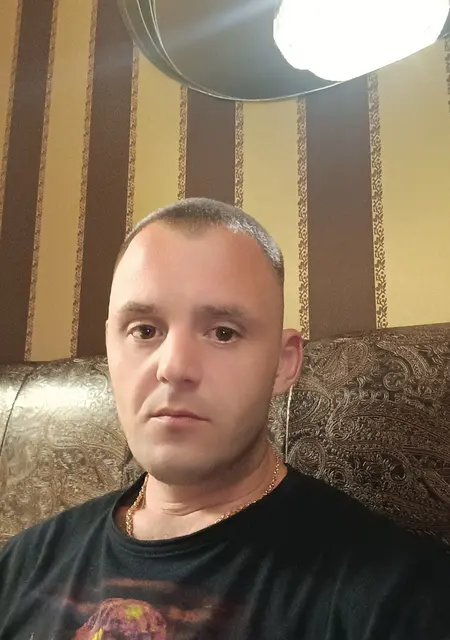 Дима из Брюсселя, ищу на сайте знакомства без обязательств