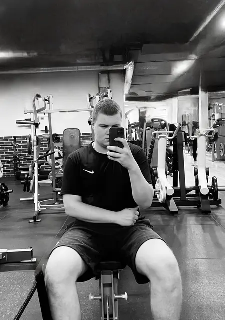 Андрей из Франкфурта-на-майне, мне 18, познакомлюсь на одну ночь