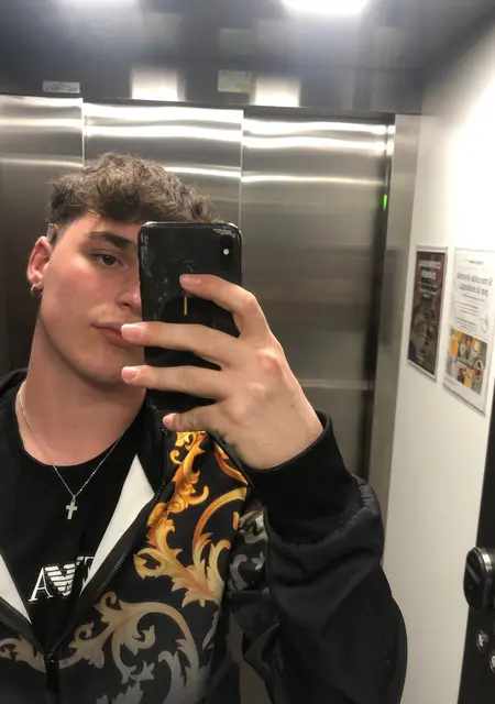 Nikopicaca из Рима, мне 20, познакомлюсь без обязательств