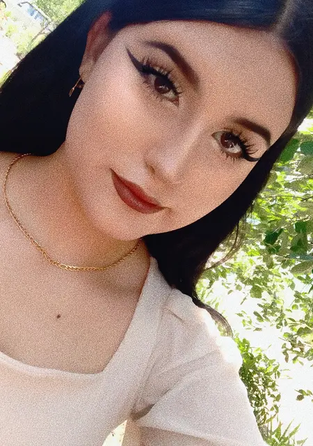 Лина з Харцизьк, мені 19 років, познайомлюсь на одну ніч