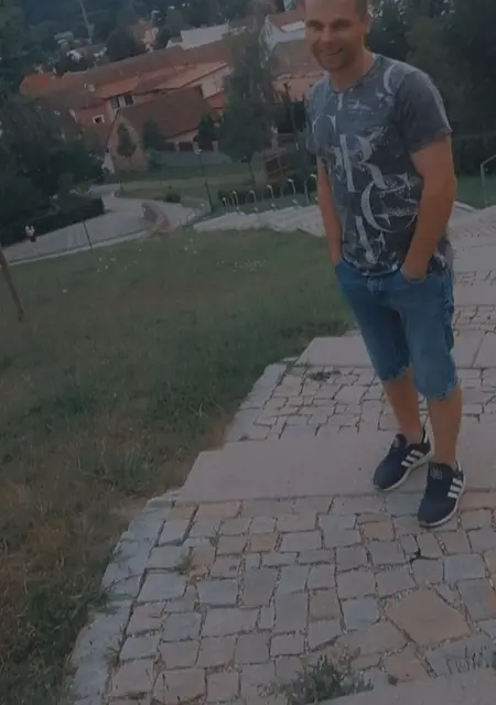 Ваня из Брно, мне 25, познакомлюсь без обязательств