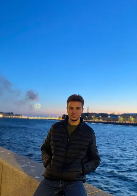 Максим из Валенсии, ищу на сайте знакомства без обязательств