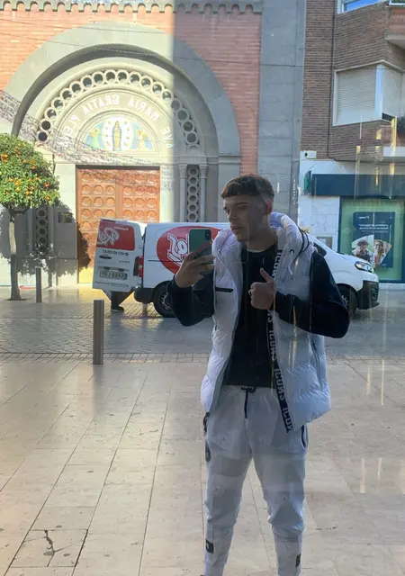 Manuel из Кордовы, мне 19, познакомлюсь без обязательств