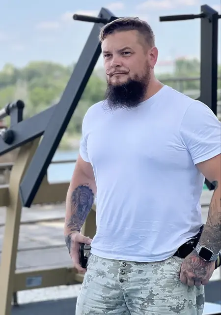 Сергей з Миколаєва, шукаю на сайті постійні стосунки