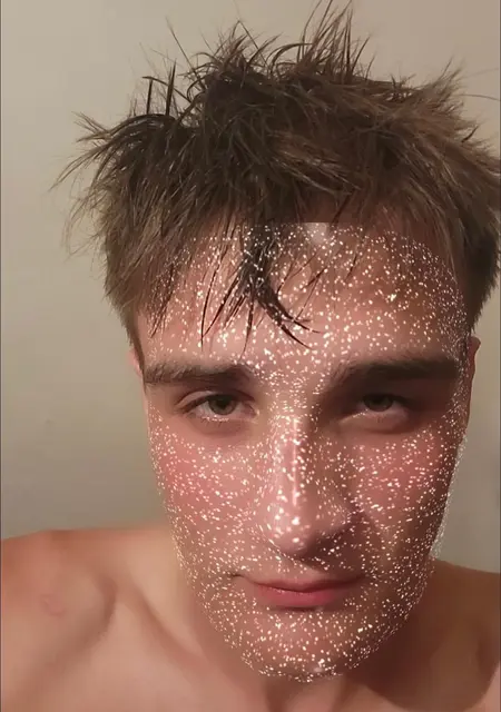 Артур из Самбора, мне 22, познакомлюсь на одну ночь