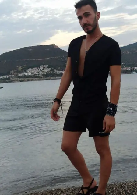 Я Lker, 25, из Стамбула, ищу знакомство