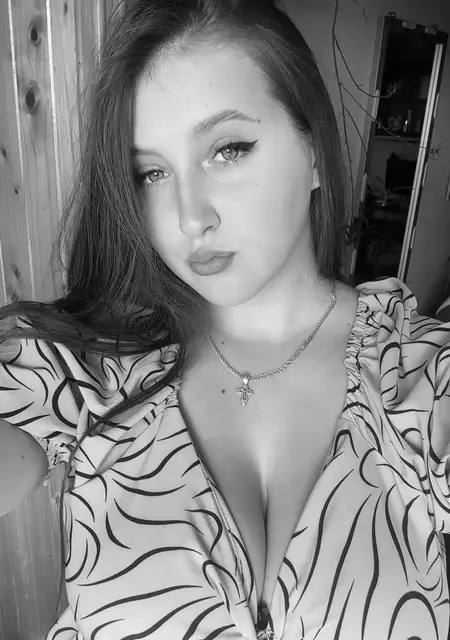 Я Регина, 20, из Чернигова, ищу знакомство для общения