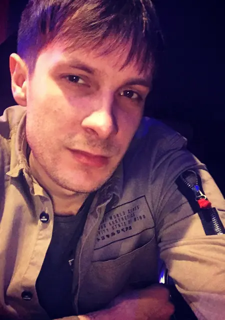 Артем из Стаханова, мне 34, познакомлюсь для дружбы