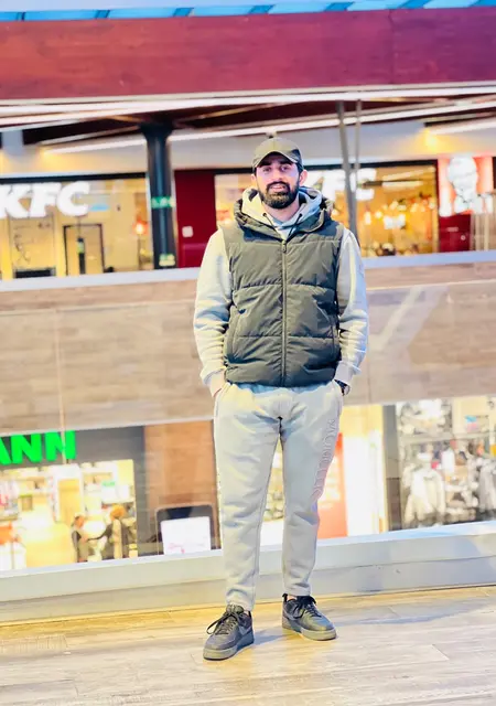 Nasir из Оспиталет-де-Льобрегат, ищу на сайте постоянные отношения