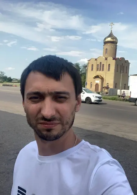 Я Руслан, 37 років з Черкас, шукаю знайомство для спільних подорожей