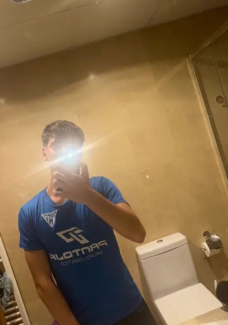 Я Dani, 19, из Севильи, ищу знакомства на одну ночь