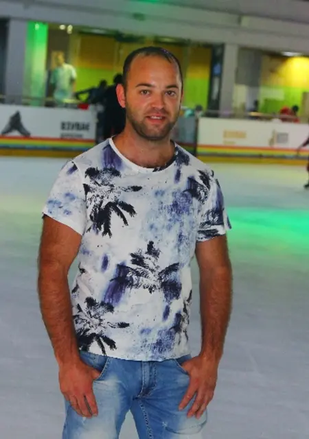 Я Коля, 25, из Смелы, ищу знакомства без обязательств