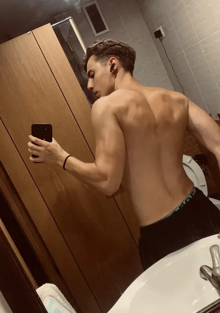 Rober de Valencia, busco en el sitio lío de una noche