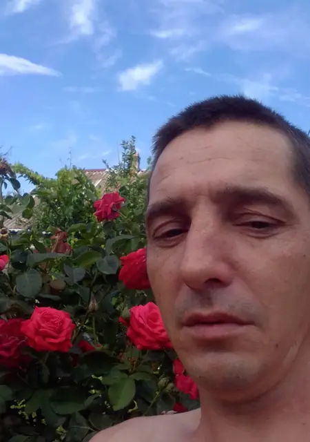 Я Ванек, 41, из Очакова, ищу знакомства на одну ночь