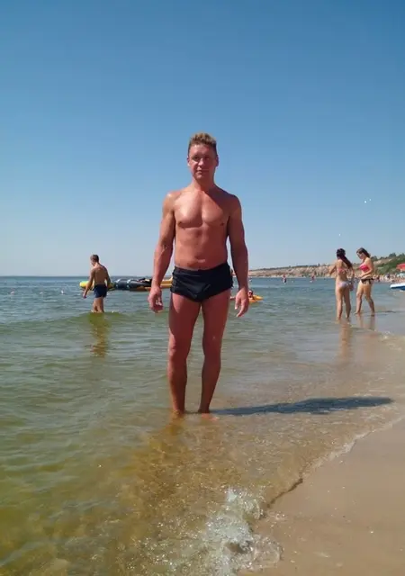 Александр из Николаева, мне 25, познакомлюсь на одну ночь