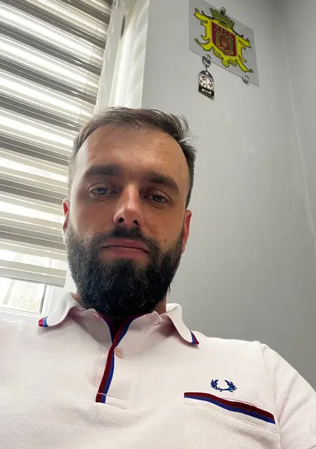 Я Ruslan, 34 років з Чернівців, шукаю знайомство для постійних стосунків