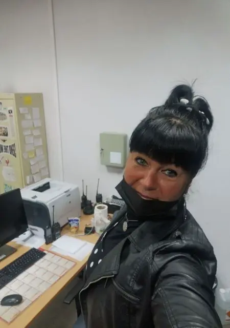 Sandra из Парижа, мне 45, познакомлюсь