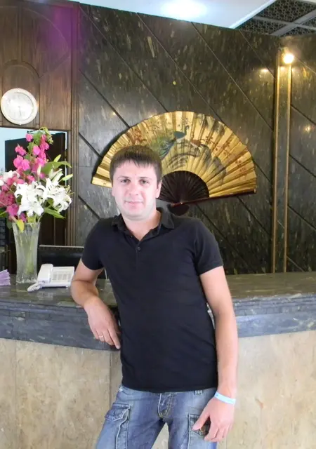 Я Олег, 41, из Бобруйска, ищу знакомства без обязательств