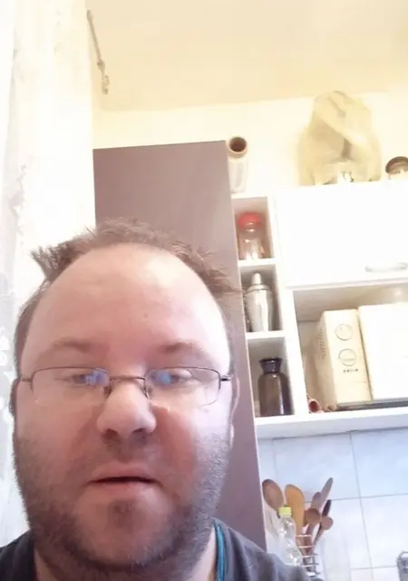 Pavel из Праги, мне 38, познакомлюсь