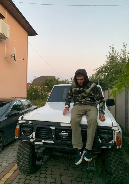 Я Andrew, 25 років з Надвірна, шукаю знайомство для приємне проведення часу