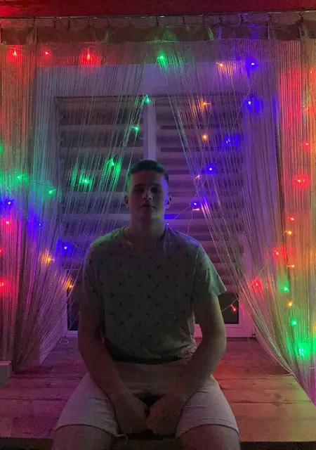 Никита из Мозыря, мне 22, познакомлюсь для общения