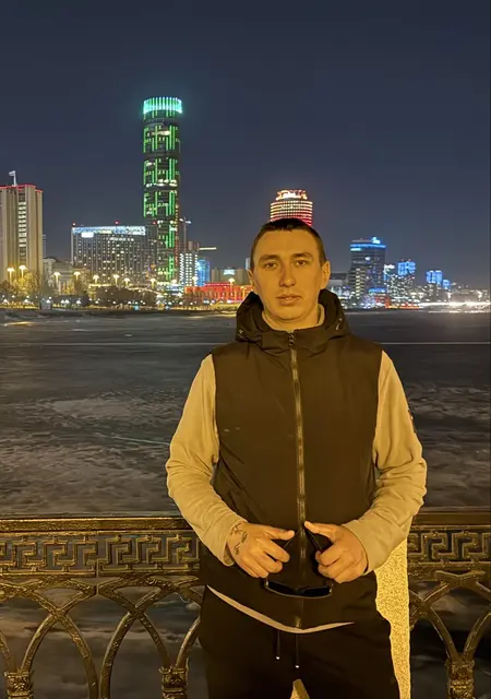Andrey de Madrid, tengo 29 años, listo para conocer para conversación virtual