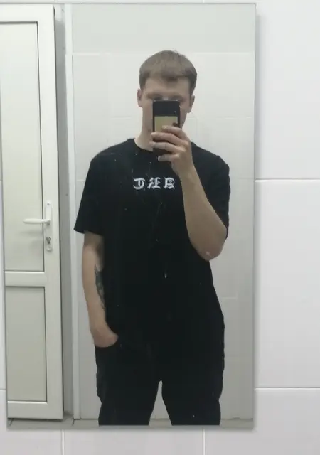 Никита из Бобруйска, мне 22, познакомлюсь на одну ночь