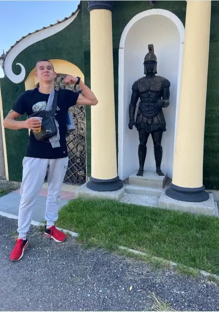 Я Valentin, 23, из Николаева, ищу знакомство для общения