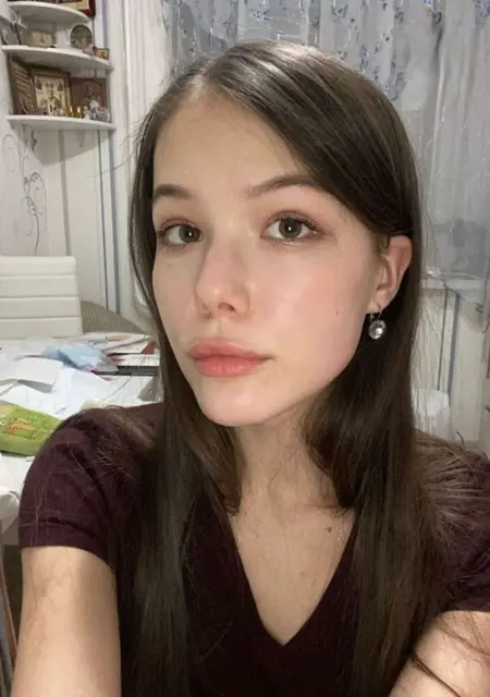 I'm Christine, 21 from London, seeking connections