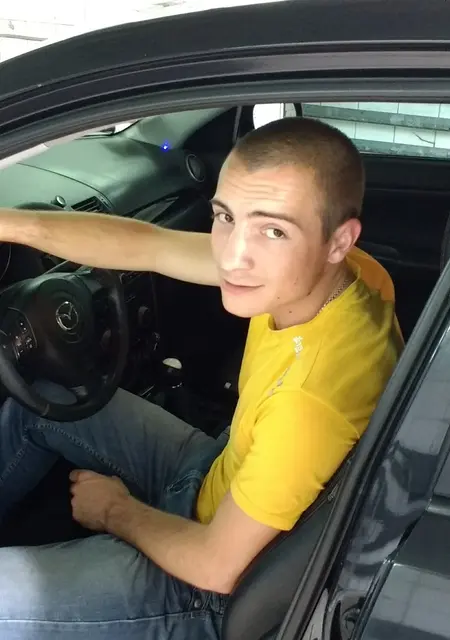 Максим из Черкасс, мне 31, познакомлюсь на одну ночь