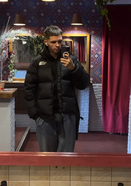 Я Volodya, 21, из Черновцов, ищу знакомства без обязательств