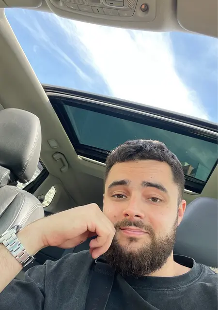 Я Василий, 27, из Амстердама, ищу знакомство для приятного времяпровождения