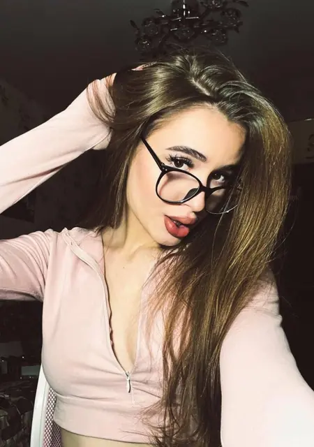 Мелиса из Уральска, мне 23, познакомлюсь для вирта